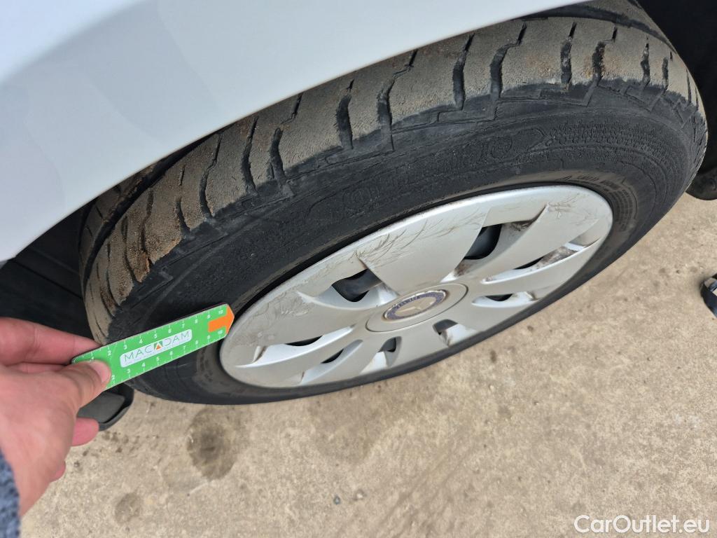  Mercedes  Vito MERCEDES-BENZ  / 2014 / 4P / furgón 110CDI 75kW furgón Pro compacta #38