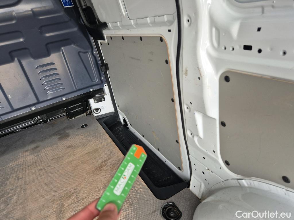  Mercedes  Vito MERCEDES-BENZ  / 2014 / 4P / furgón 110CDI 75kW furgón Pro compacta #36