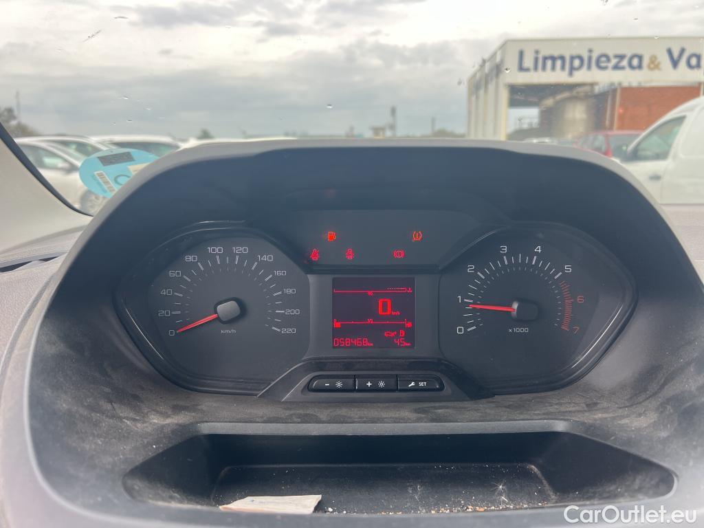  Peugeot  Partner PEUGEOT  / 2018 / 3P / furgón derivado de turismo Pro Standard 600kg BlueHDi 73kW #34