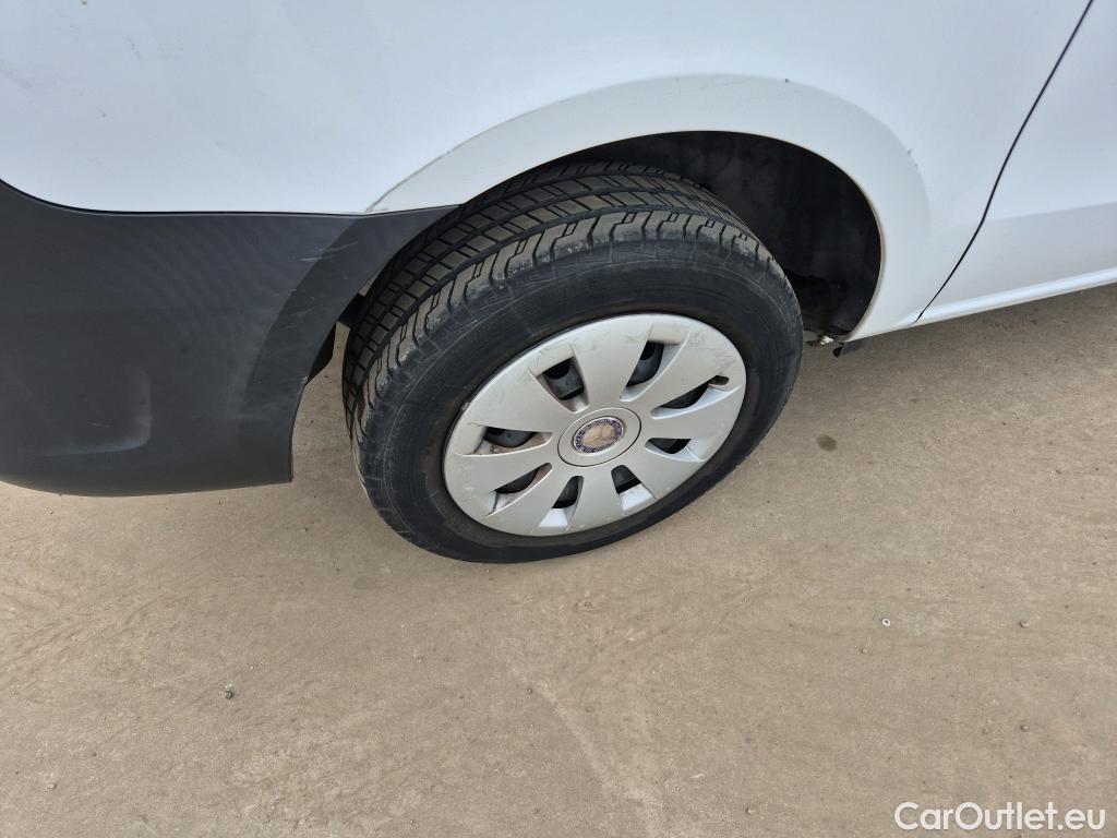  Mercedes  Vito MERCEDES-BENZ  / 2014 / 4P / furgón 110CDI 75kW furgón Pro compacta #39