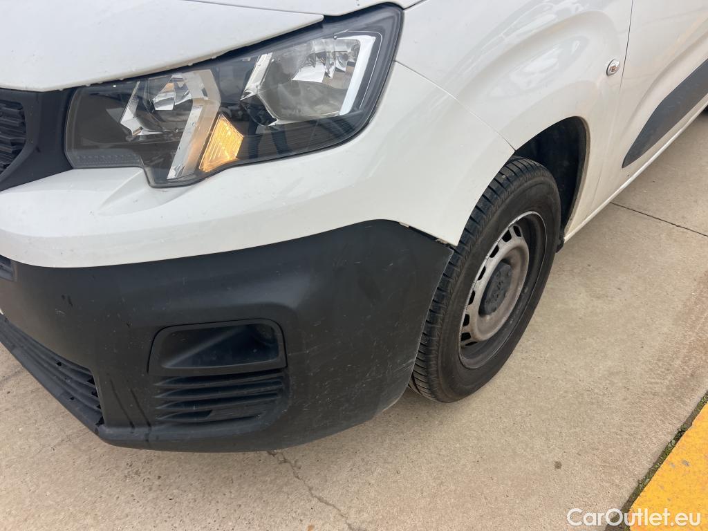  Peugeot  Partner PEUGEOT  / 2018 / 3P / furgón derivado de turismo Pro Standard 600kg BlueHDi 73kW #9