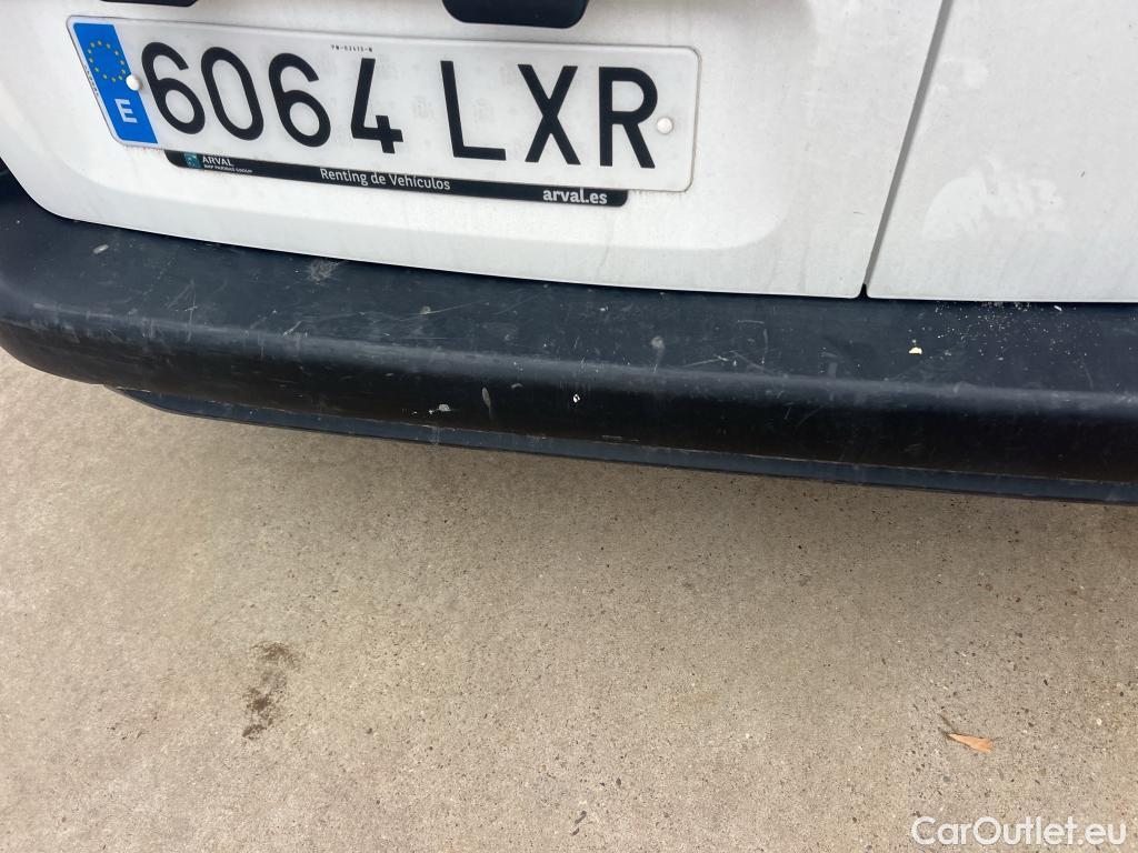  Peugeot  Partner PEUGEOT  / 2018 / 3P / furgón derivado de turismo Pro Standard 600kg BlueHDi 73kW #26