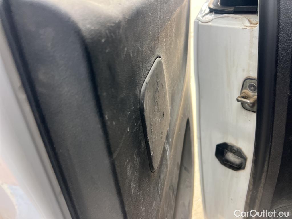  Peugeot  Partner PEUGEOT  / 2018 / 3P / furgón derivado de turismo Pro Standard 600kg BlueHDi 73kW #28