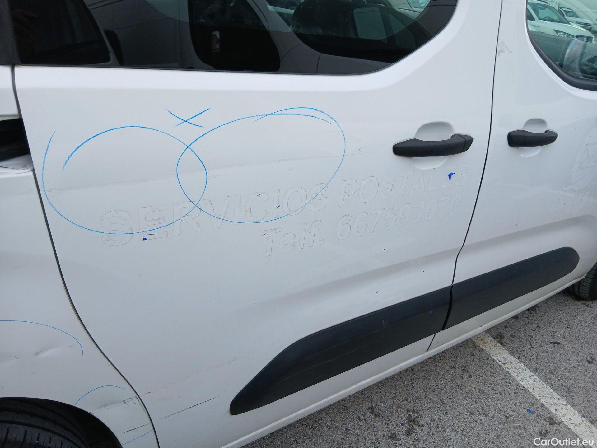  Opel  Combo OPEL  Life / 2018 / 4P / monovolumen compacto 1.5 TD 75kW (100CV) S/S Expression L #20