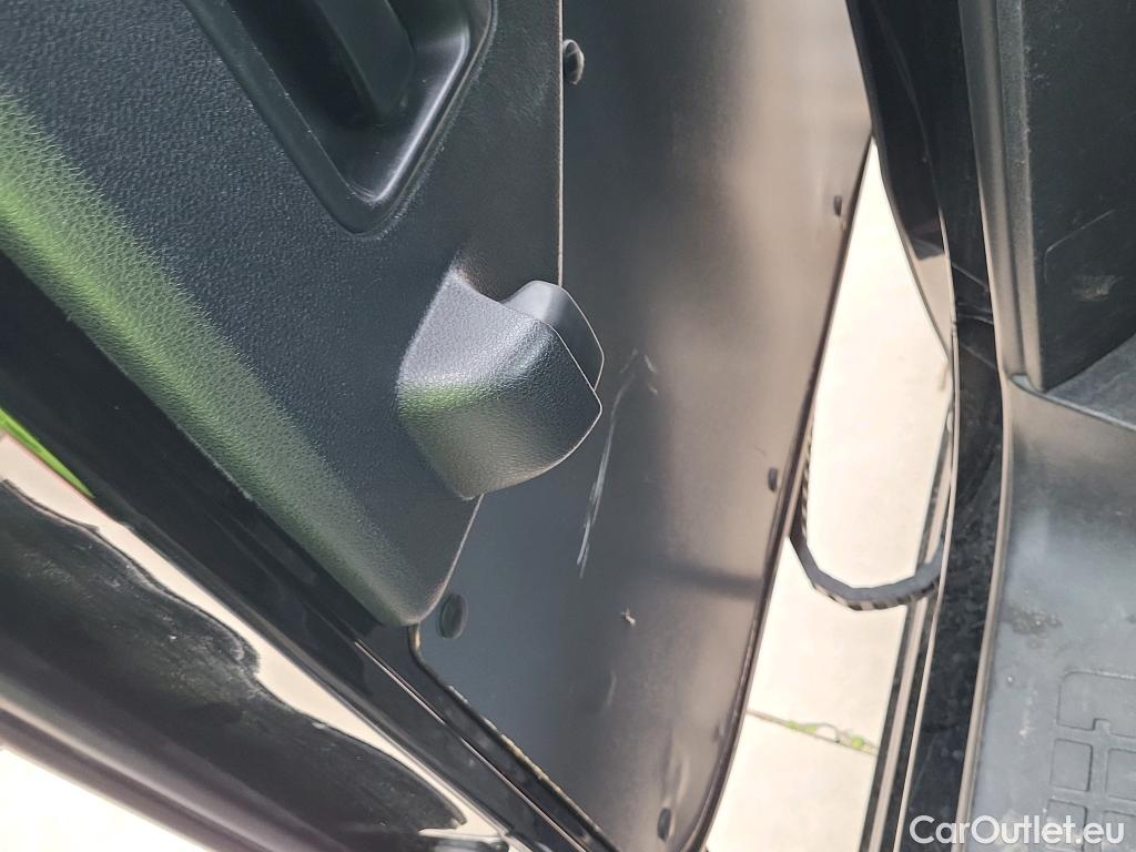  Opel  Vivaro OPEL  / 2019 / 4P / combi 1.5 Diésel 88kW (120CV) L Std Express #41