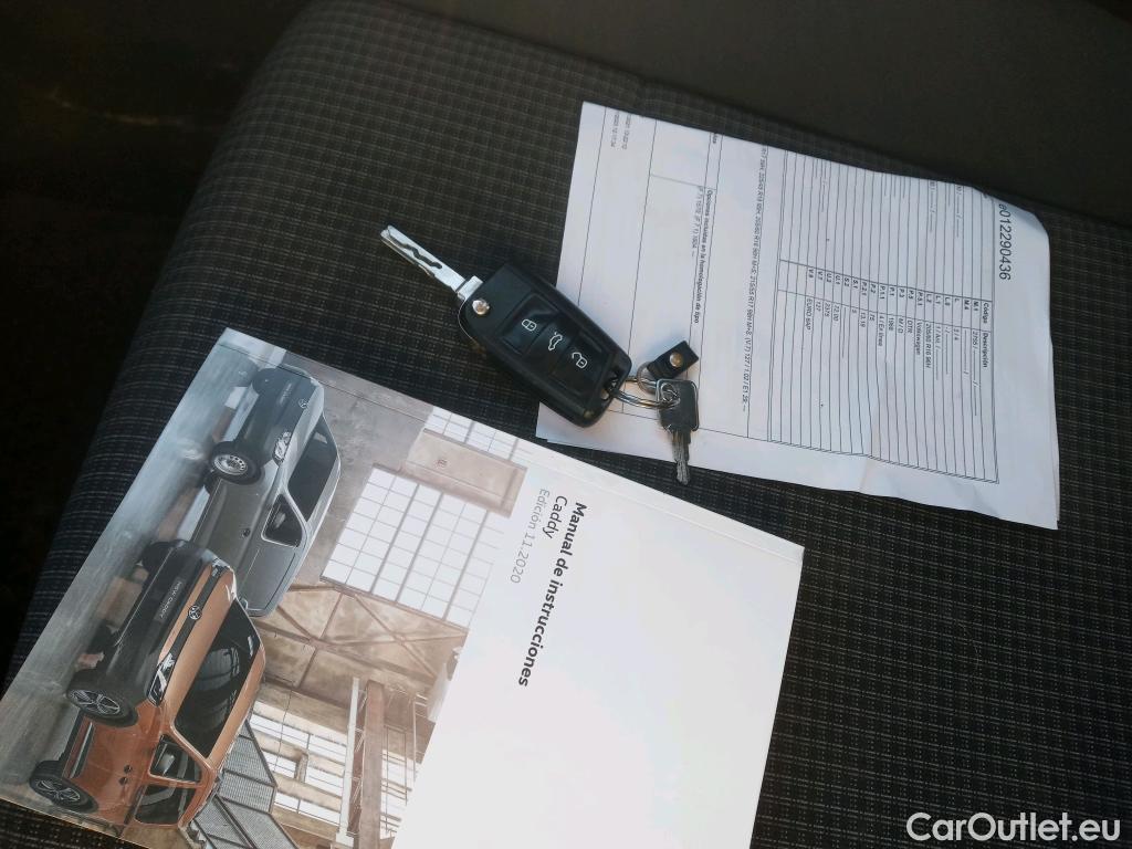  Volkswagen  Caddy VOLKSWAGEN  / 2020 / 4P / combi Kombi 2.0 TDI 75kW (102CV) (CX) #1