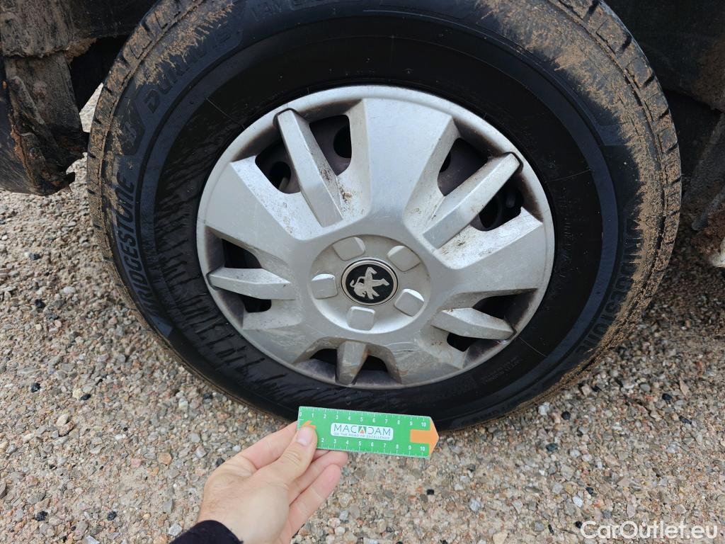  Peugeot  Boxer PEUGEOT  / 2014 / 4P / furgón Pack 335 L3H2 BlueHDi 96KW (130CV) #65