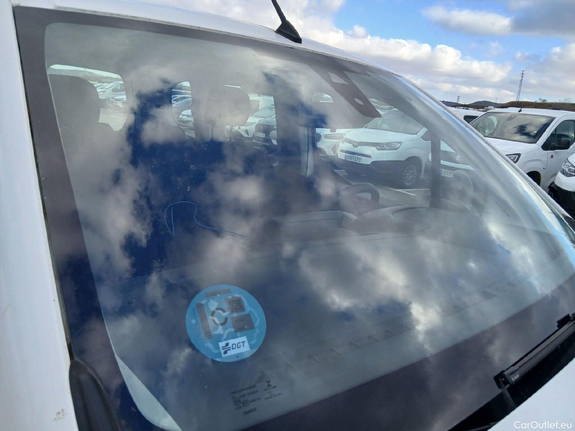  Opel  Combo OPEL  Life / 2018 / 4P / monovolumen compacto 1.5 TD 75kW (100CV) S/S Expression L #5