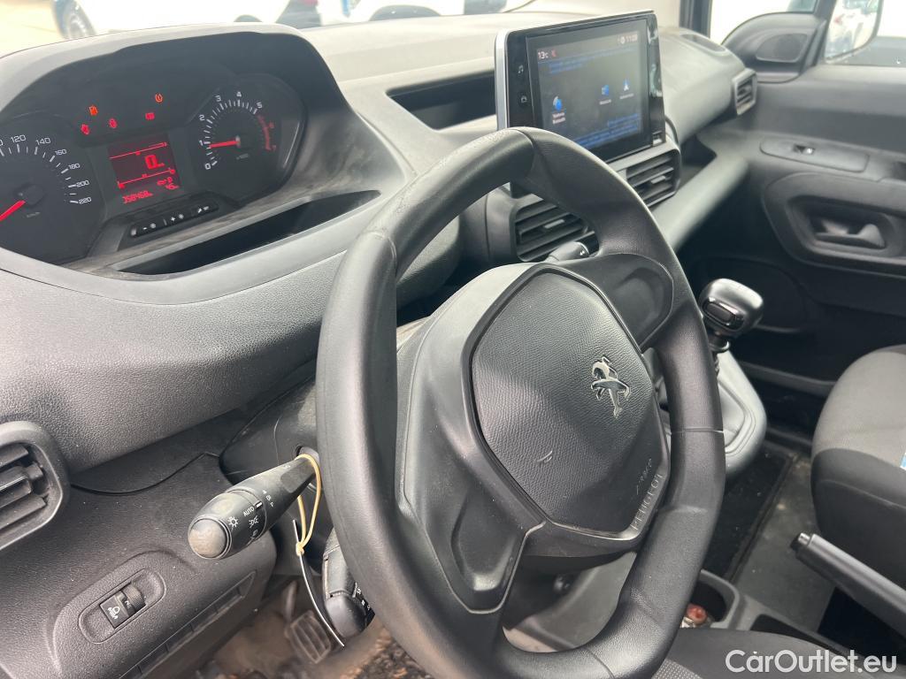  Peugeot  Partner PEUGEOT  / 2018 / 3P / furgón derivado de turismo Pro Standard 600kg BlueHDi 73kW #30