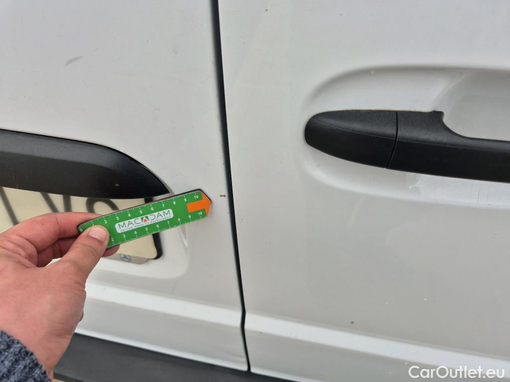  Mercedes  Vito MERCEDES-BENZ  / 2014 / 4P / furgón 110CDI 75kW furgón Pro compacta #13