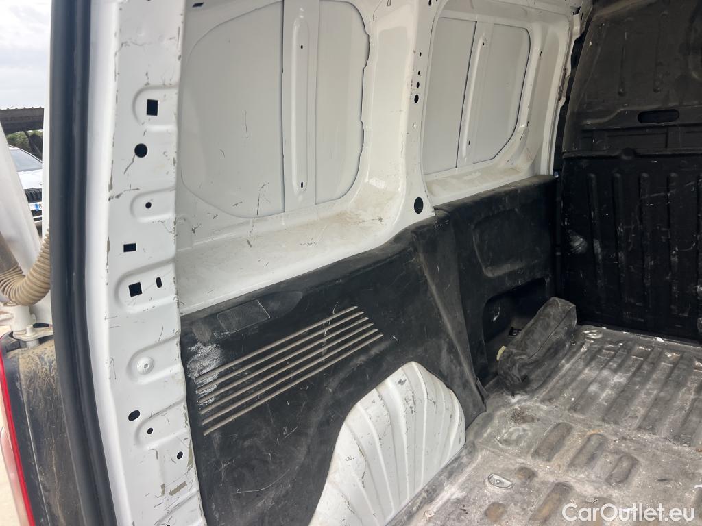  Peugeot  Partner PEUGEOT  / 2018 / 3P / furgón derivado de turismo Pro Standard 600kg BlueHDi 73kW #6