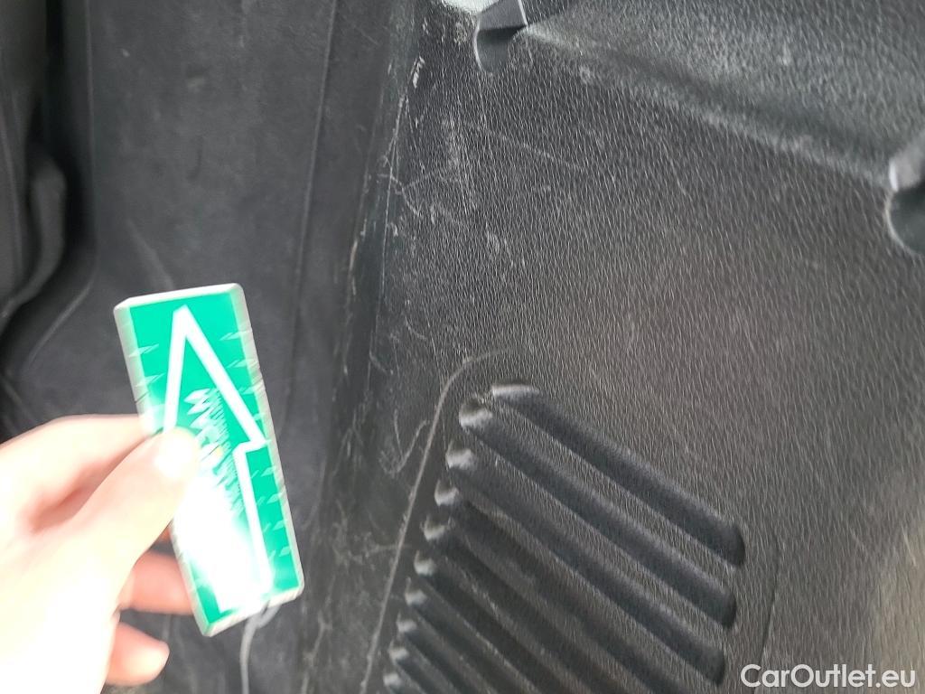  Opel  Vivaro OPEL  / 2019 / 4P / combi 1.5 Diésel 88kW (120CV) L Std Express #46