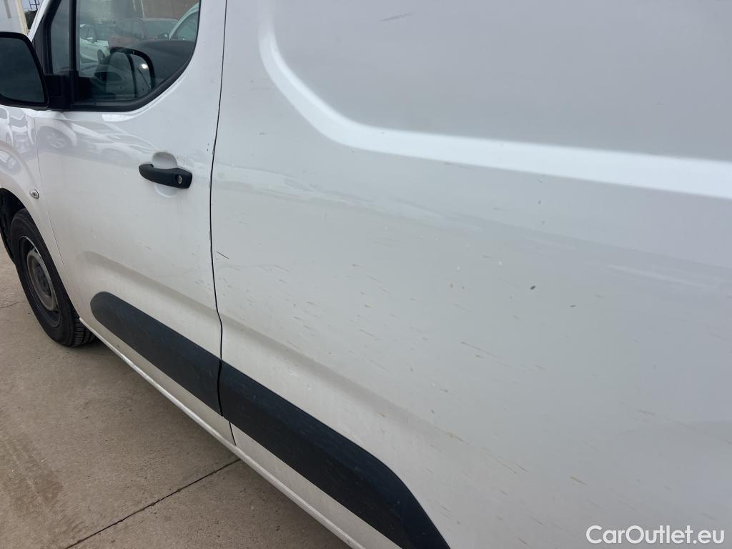  Peugeot  Partner PEUGEOT  / 2018 / 3P / furgón derivado de turismo Pro Standard 600kg BlueHDi 73kW #15