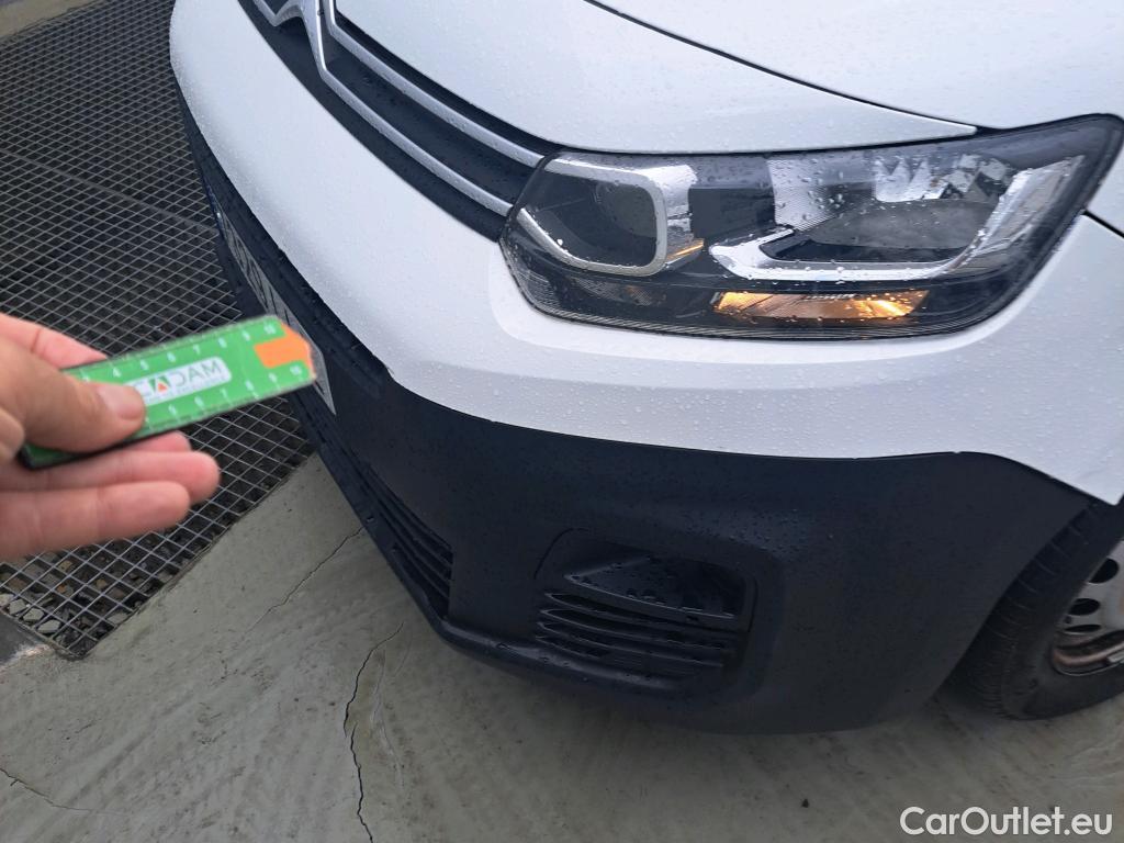  Citroen  Berlingo CITROEN  / 2018 / 4P / furgón derivado de turismo Doble Cab. Talla XL BlueHDi 100 CONTROL #44