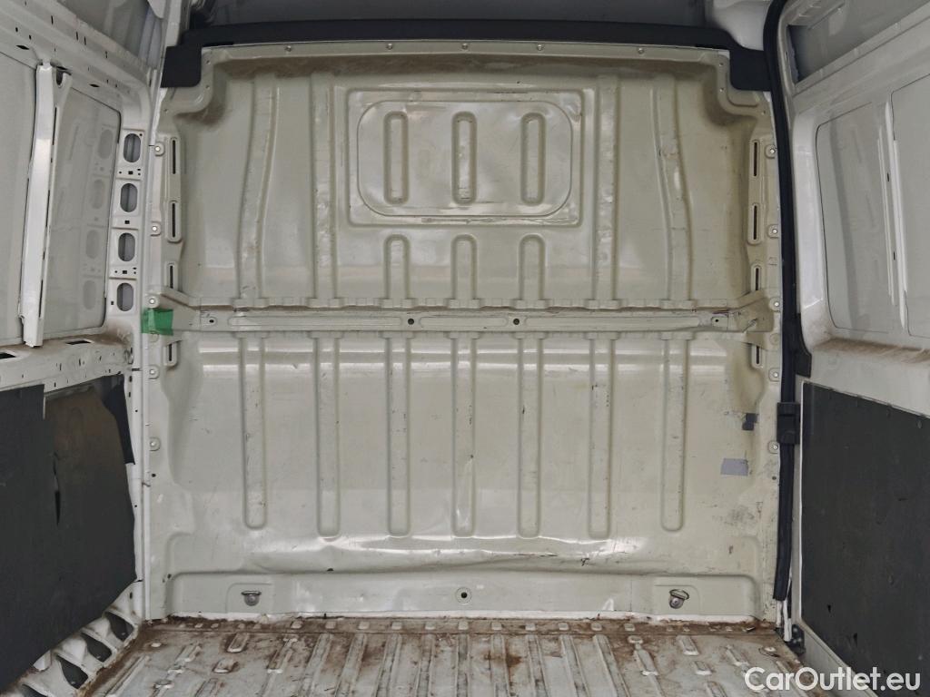  Peugeot  Boxer PEUGEOT  / 2014 / 4P / furgón Pack 335 L3H2 BlueHDi 96KW (130CV) #21