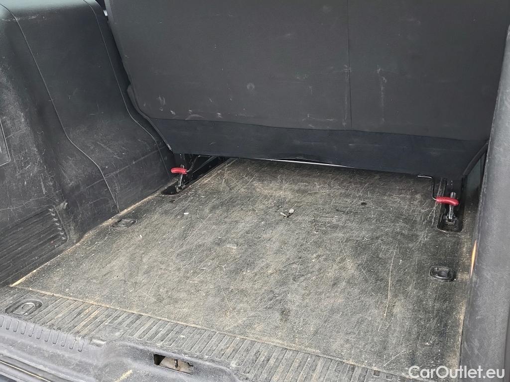  Opel  Vivaro OPEL  / 2019 / 4P / combi 1.5 Diésel 88kW (120CV) L Std Express #64