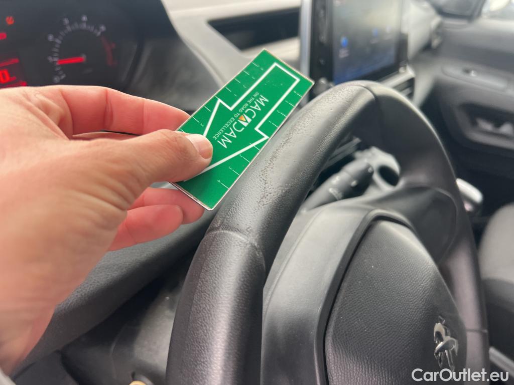  Peugeot  Partner PEUGEOT  / 2018 / 3P / furgón derivado de turismo Pro Standard 600kg BlueHDi 73kW #31