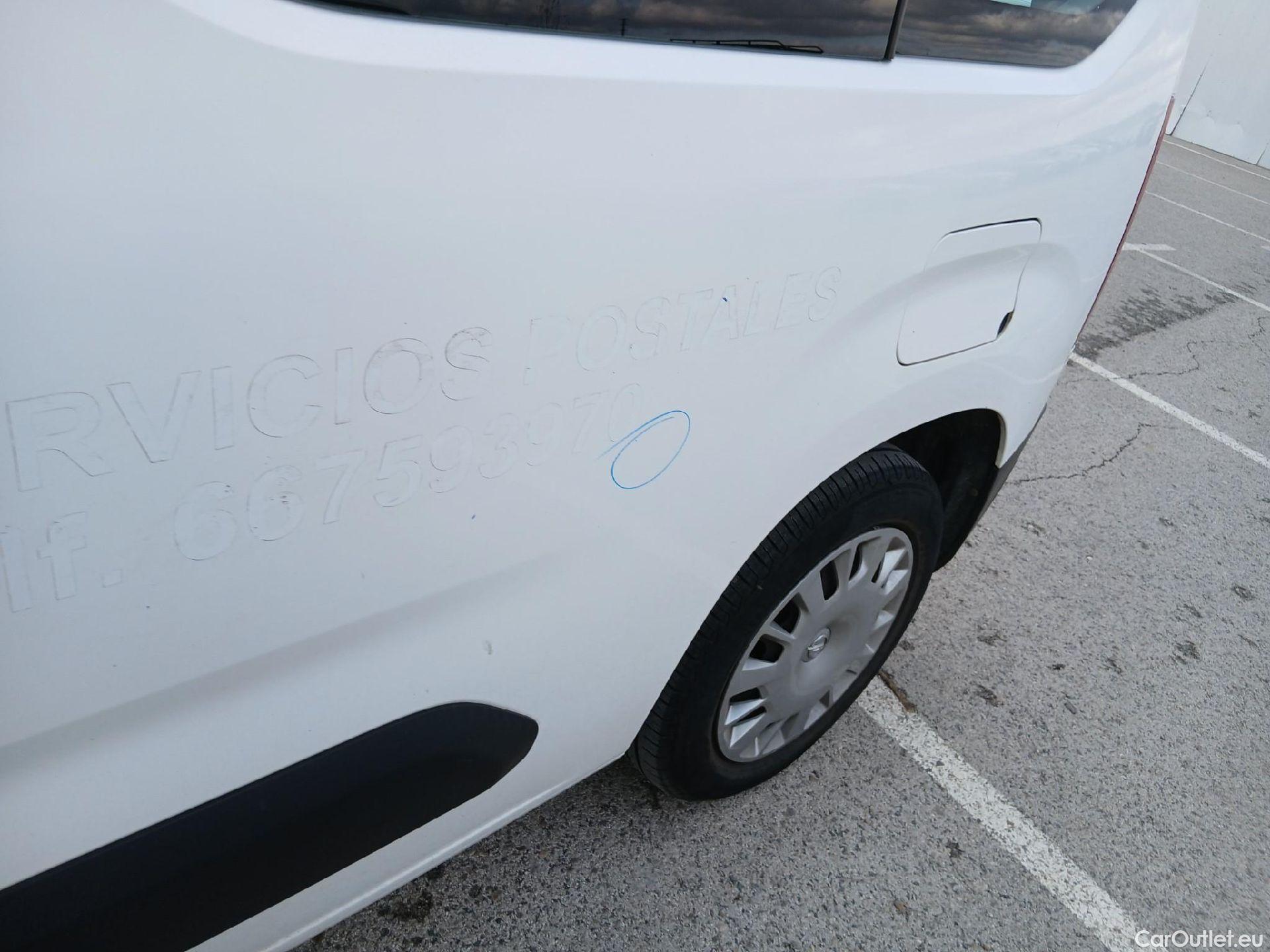  Opel  Combo OPEL  Life / 2018 / 4P / monovolumen compacto 1.5 TD 75kW (100CV) S/S Expression L #9