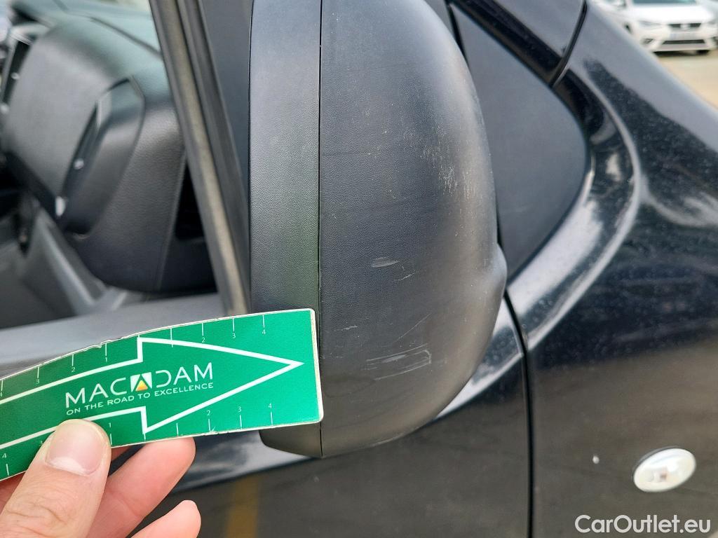  Opel  Vivaro OPEL  / 2019 / 4P / combi 1.5 Diésel 88kW (120CV) L Std Express #63