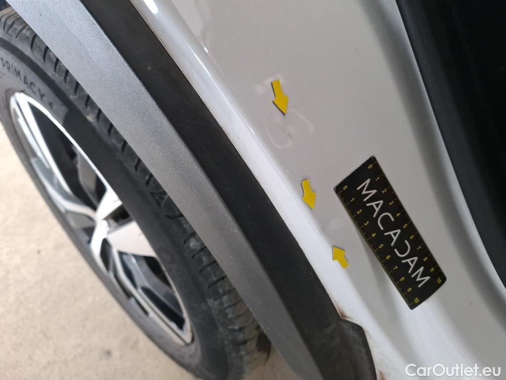  Peugeot  3008 PEUGEOT  / 2020 / 5P / SUV BlueHDi 130 S&S GT #15