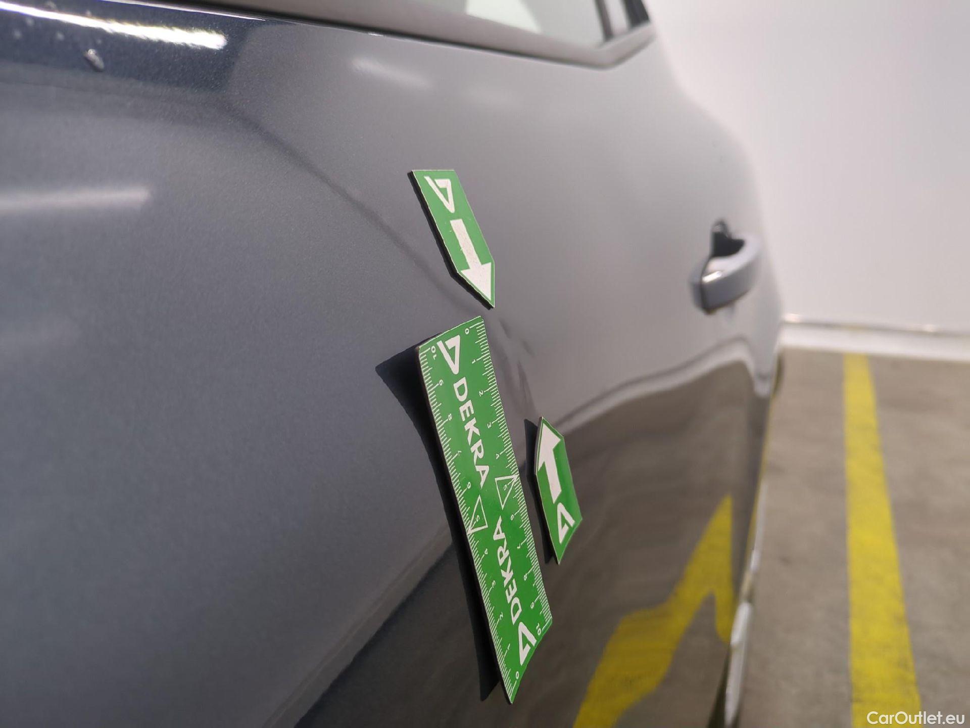  Renault  Megane RENAULT Mégane Berline / 2020 / 5P / Berline Business TCe 140 EDC FAP -21B #21