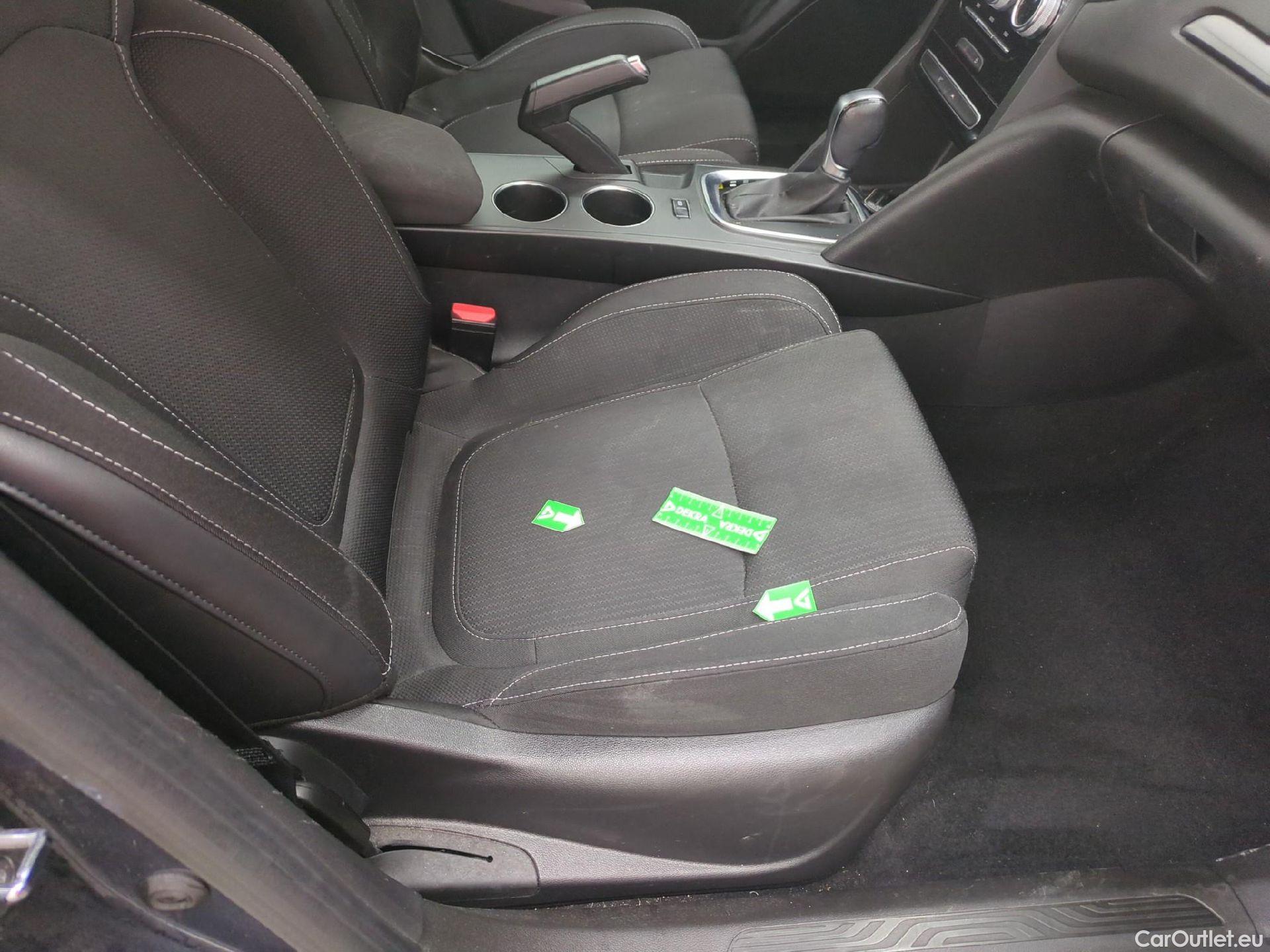  Renault  Megane RENAULT Mégane Berline / 2020 / 5P / Berline Business TCe 140 EDC FAP -21B #26