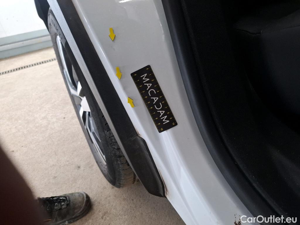  Peugeot  3008 PEUGEOT  / 2020 / 5P / SUV BlueHDi 130 S&S GT #14