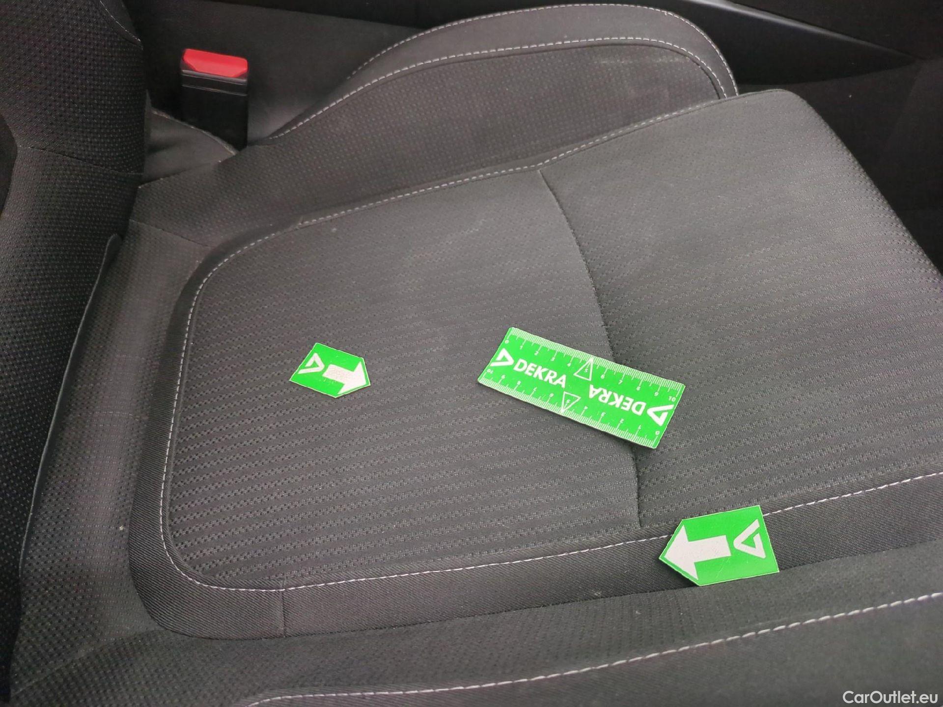  Renault  Megane RENAULT Mégane Berline / 2020 / 5P / Berline Business TCe 140 EDC FAP -21B #25