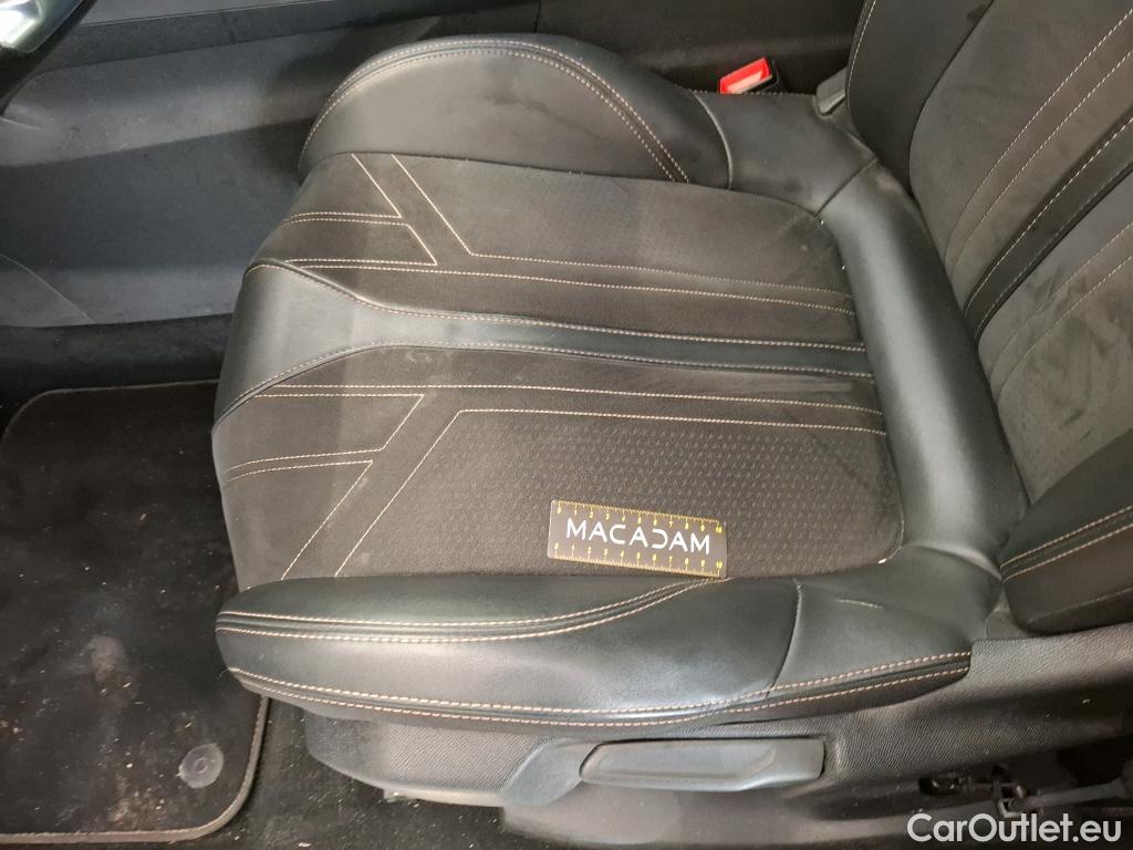  Peugeot  3008 PEUGEOT  / 2020 / 5P / SUV BlueHDi 130 S&S GT #8