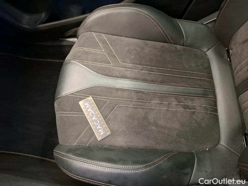  Peugeot  3008 PEUGEOT  / 2020 / 5P / SUV BlueHDi 130 S&S GT #23