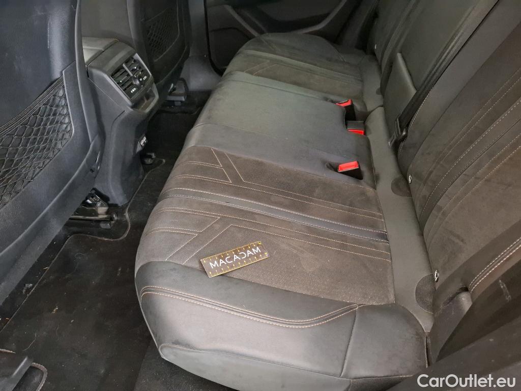  Peugeot  3008 PEUGEOT  / 2020 / 5P / SUV BlueHDi 130 S&S GT #25