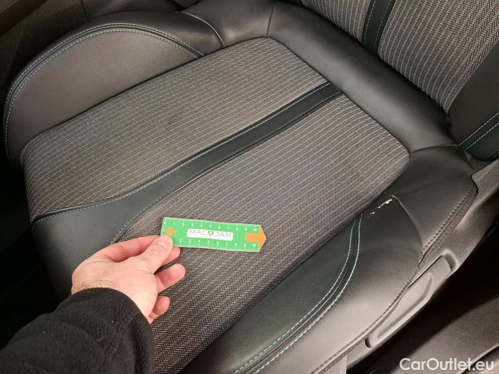  Peugeot  3008  Allure 1.5 HDi 130CV BVA8 E6d #33