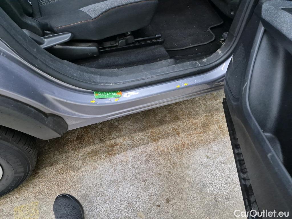  Peugeot  5008  Active Business 1.5 HDi 130CV BVA8 E6dT #54