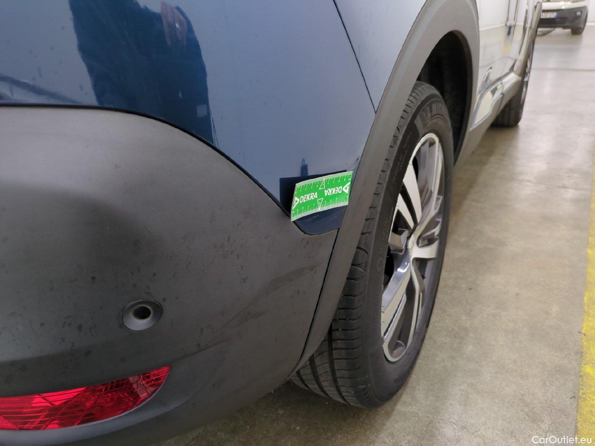  Peugeot  5008  Allure 1.2 PureTech 130CV BVA8 7 Sieges E6d #44