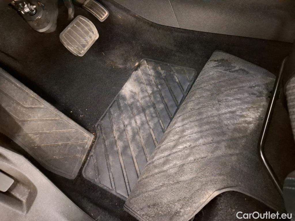  Peugeot  3008  Allure 1.5 HDi 130CV BVA8 E6d #28