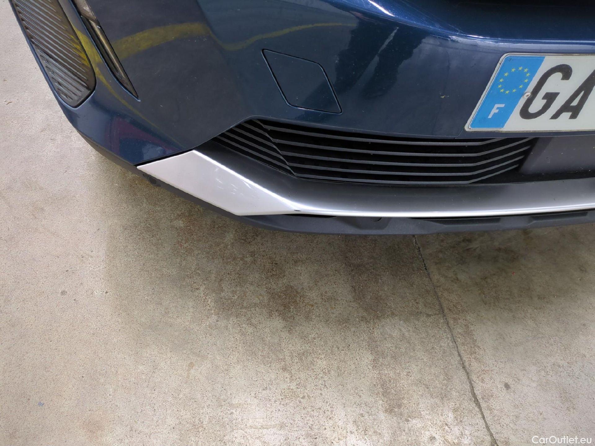  Peugeot  5008  Allure 1.2 PureTech 130CV BVA8 7 Sieges E6d #31