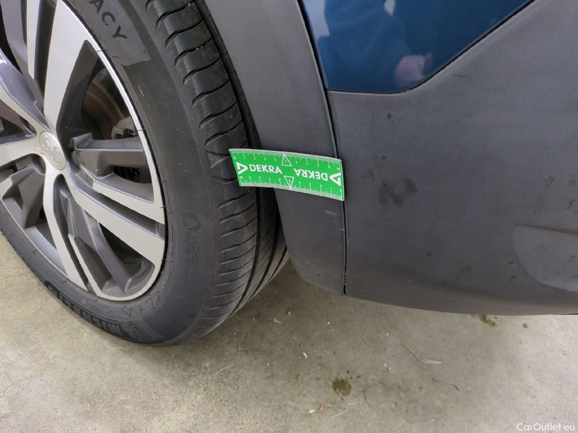  Peugeot  5008  Allure 1.2 PureTech 130CV BVA8 7 Sieges E6d #47