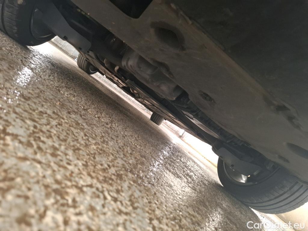  Peugeot  308 PEUGEOT  SW / 2021 / 5P / Break BlueHDi 130 EAT 8 GT #22