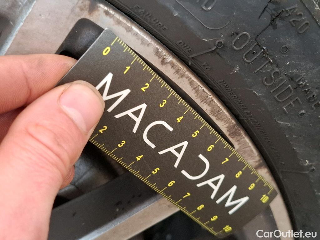  Mercedes  CLA-Klasse MERCEDES-BENZ CLA Coupe / 2019 / 4P / Coupé CLA 200 d Business Line BA8 #2