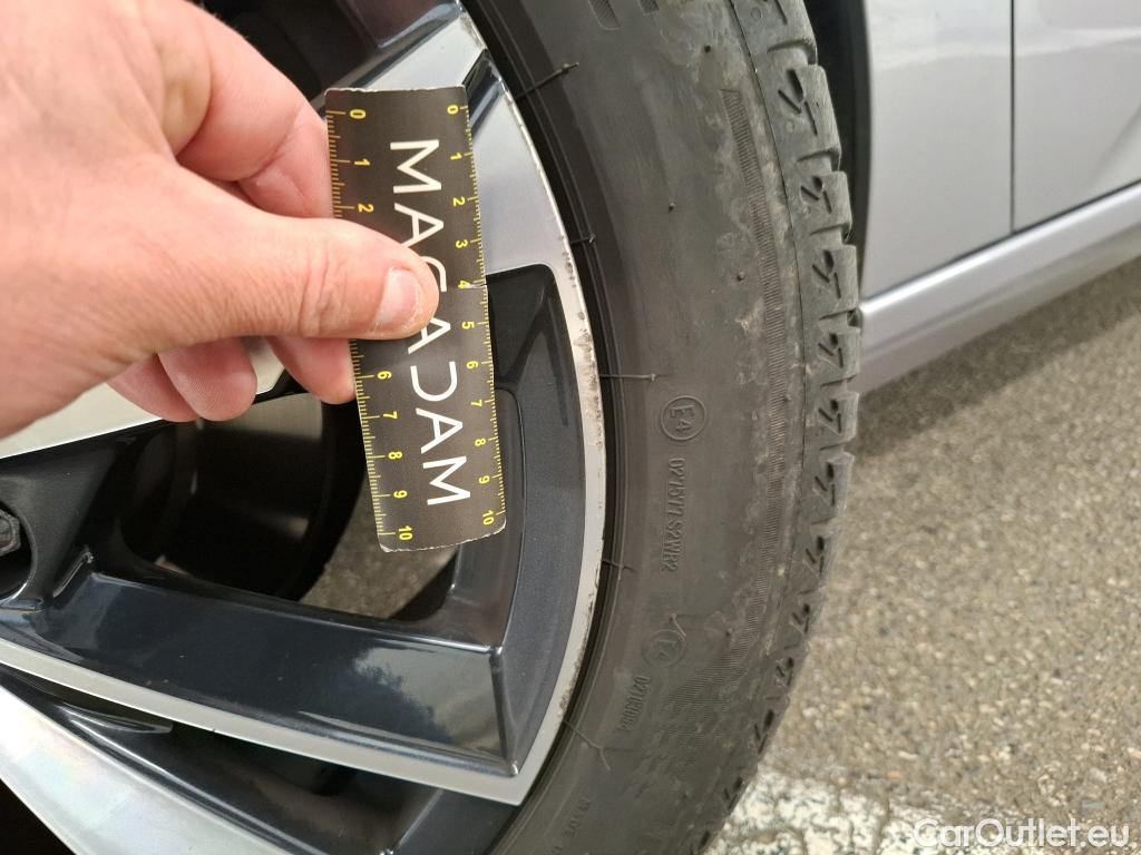  Peugeot  308  Allure 1.2 PureTech 130CV BVA8 E6d #38