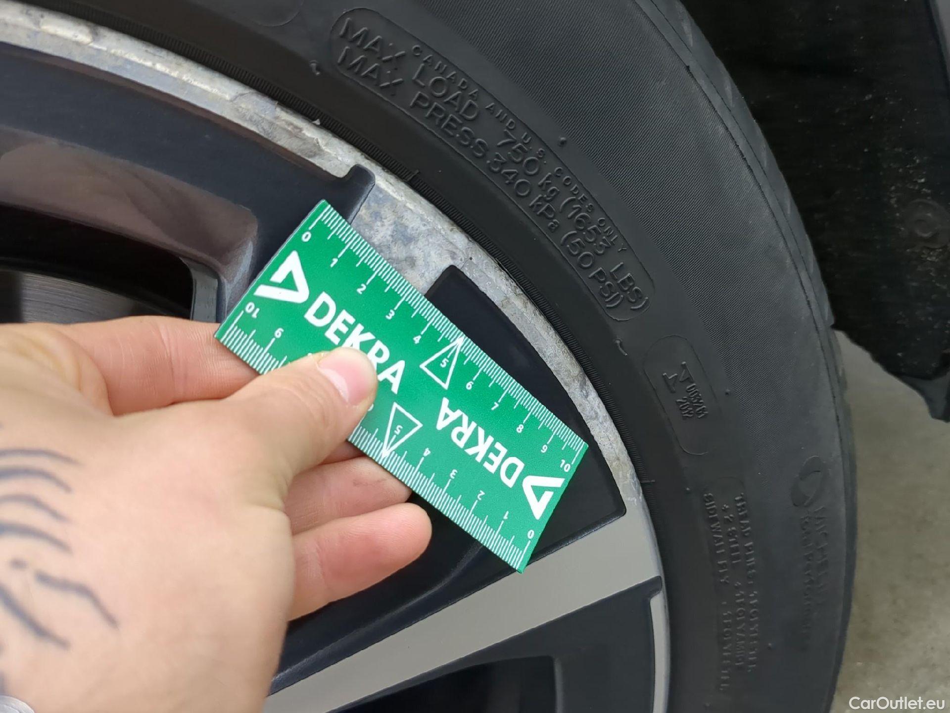  Bmw  Serie 3 Série 3 Touring 318 d Lounge 2.0 150CV BVA8 E6d #6