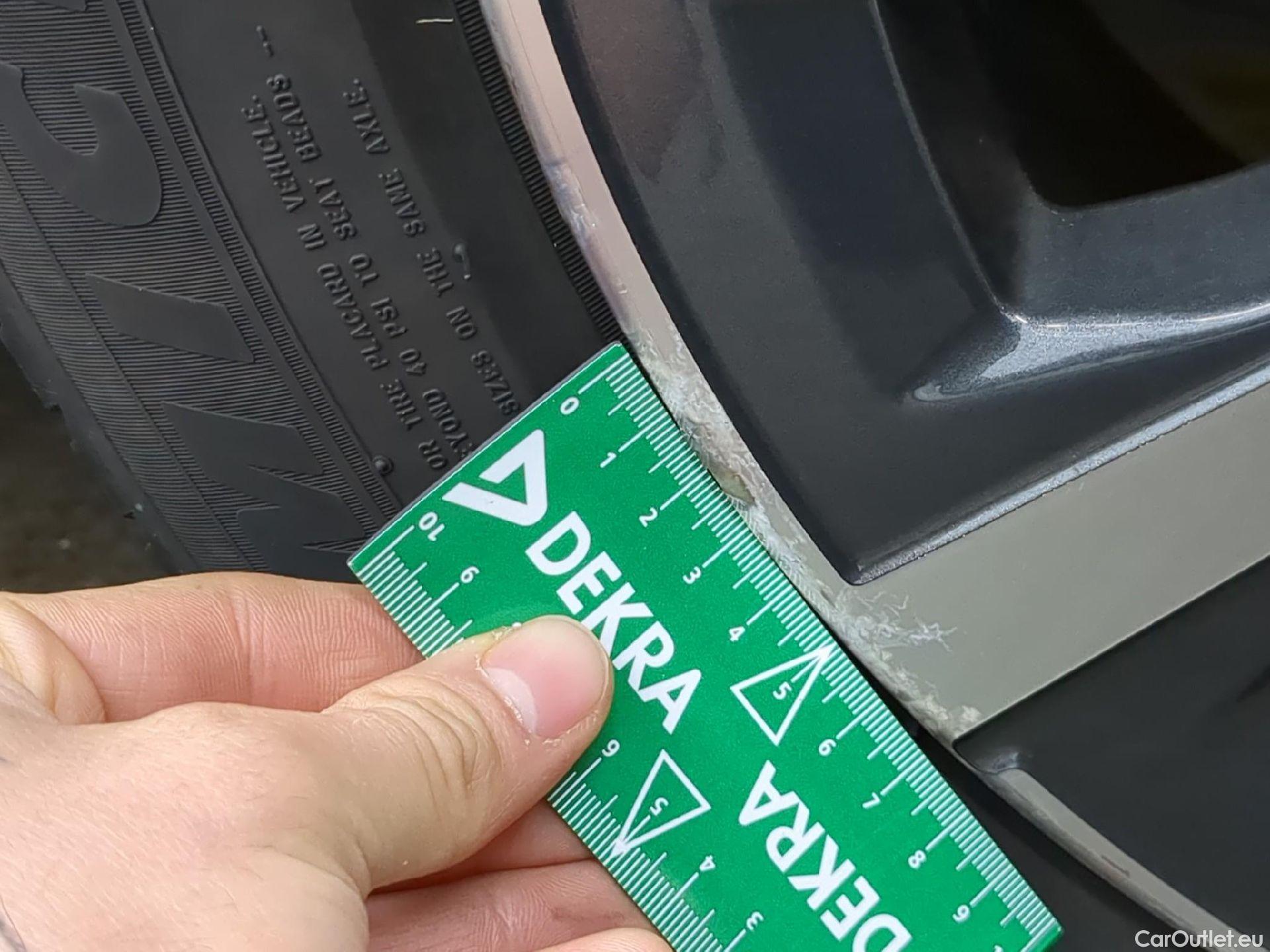  Bmw  Serie 3 Série 3 Touring 318 d Lounge 2.0 150CV BVA8 E6d #1