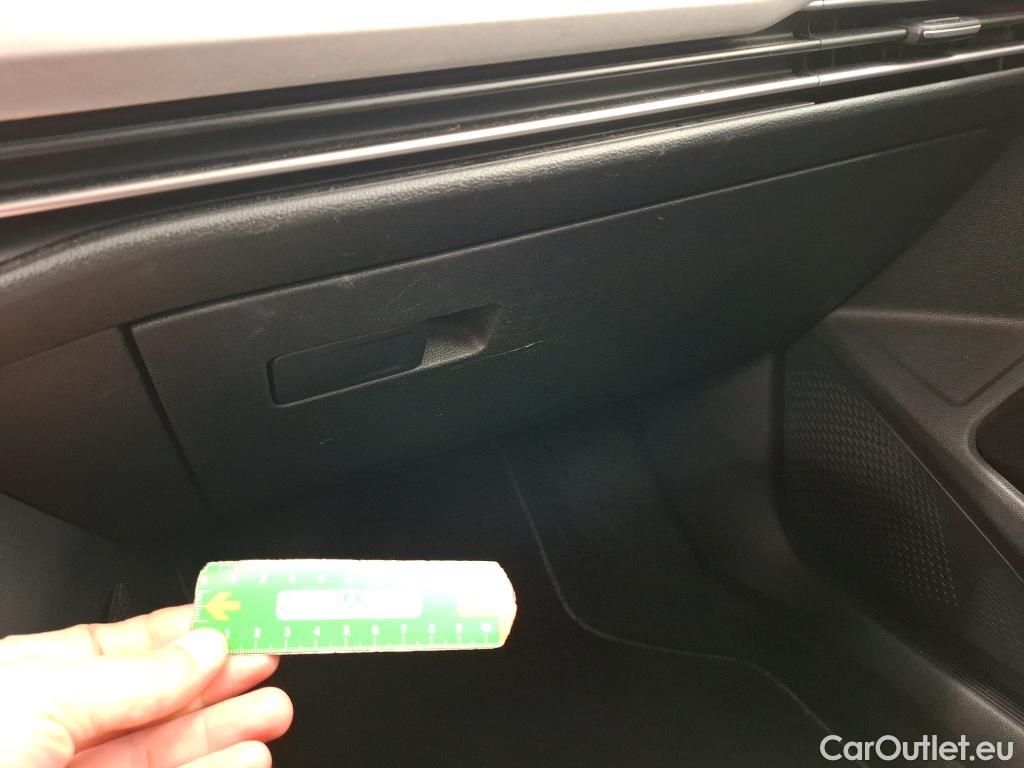  Volkswagen  Golf  VOLKSWAGEN / 2020 / 5P / Berline 2.0 TDI SCR 150 DSG7 Life Busi #12