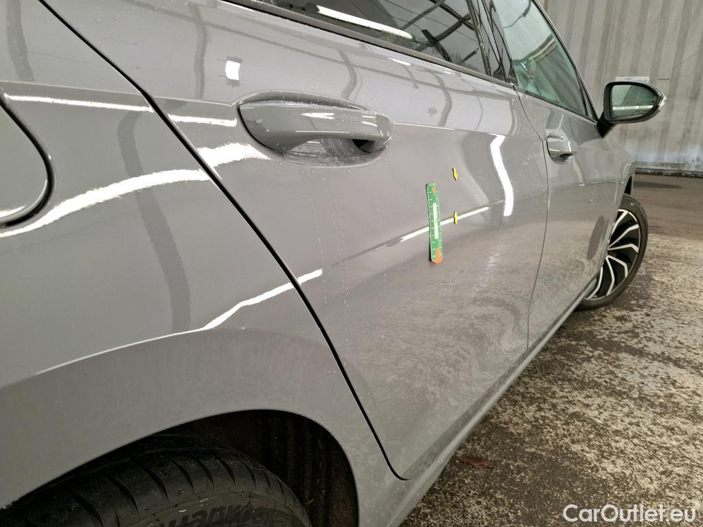  Volkswagen  Golf  VOLKSWAGEN / 2020 / 5P / Berline 2.0 TDI SCR 150 DSG7 Life Busi #1