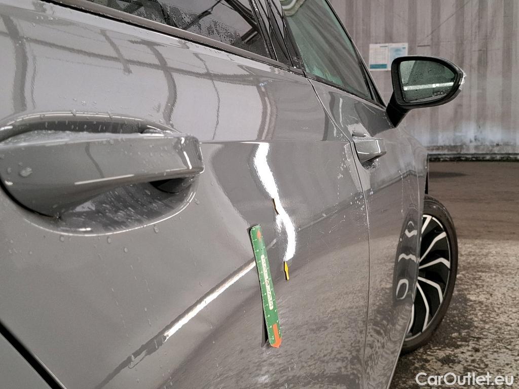  Volkswagen  Golf  VOLKSWAGEN / 2020 / 5P / Berline 2.0 TDI SCR 150 DSG7 Life Busi #2