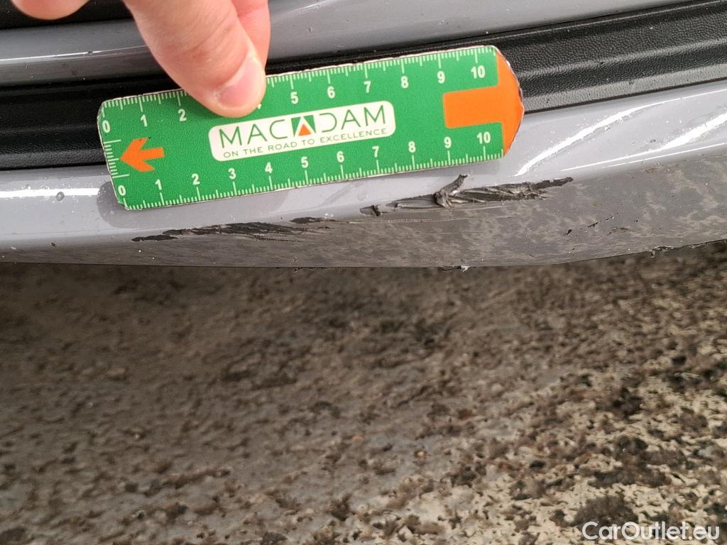  Volkswagen  Golf  VOLKSWAGEN / 2020 / 5P / Berline 2.0 TDI SCR 150 DSG7 Life Busi #9