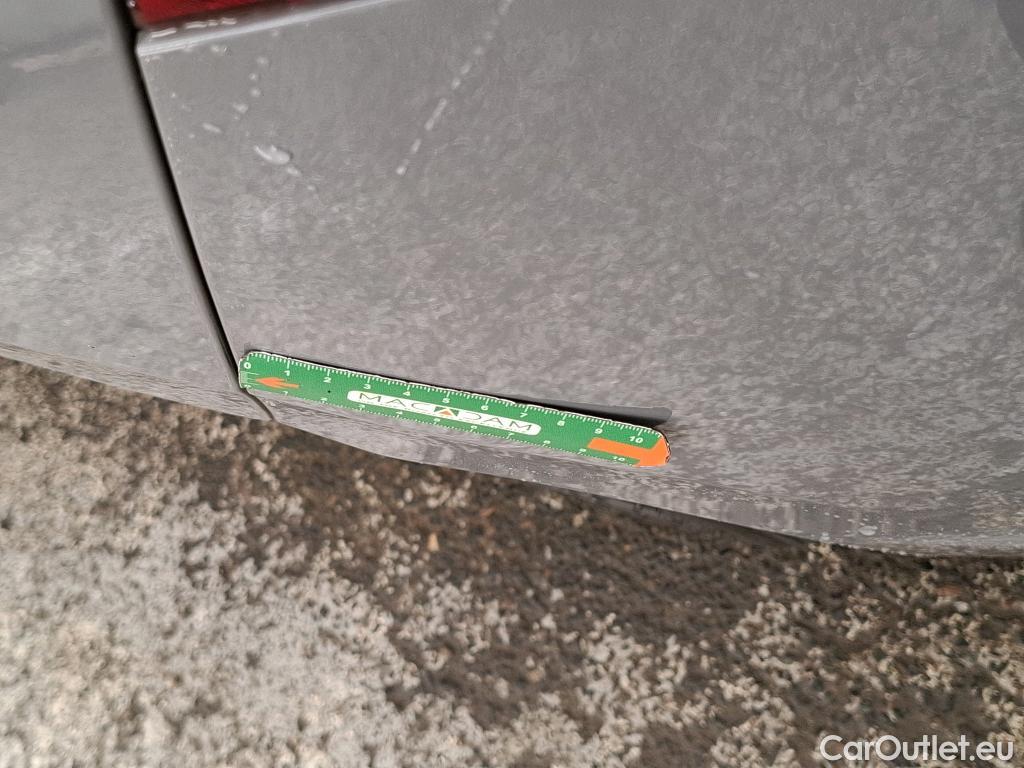  Volkswagen  Golf  VOLKSWAGEN / 2020 / 5P / Berline 2.0 TDI SCR 150 DSG7 Life Busi #5