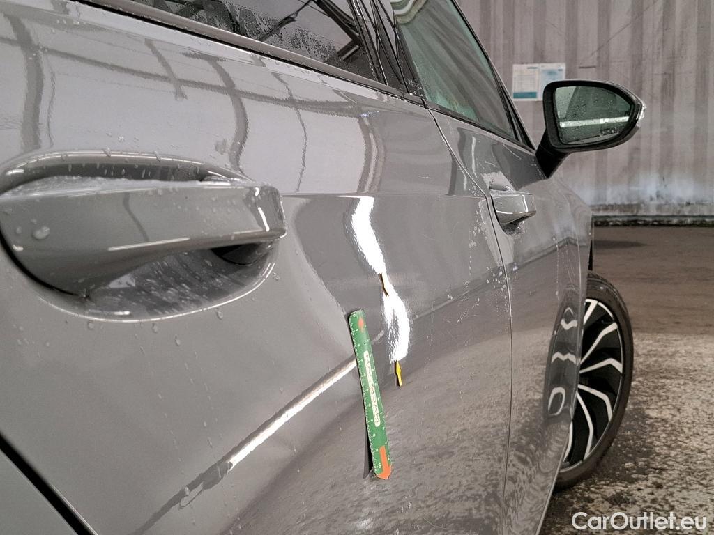  Volkswagen  Golf  VOLKSWAGEN / 2020 / 5P / Berline 2.0 TDI SCR 150 DSG7 Life Busi #3