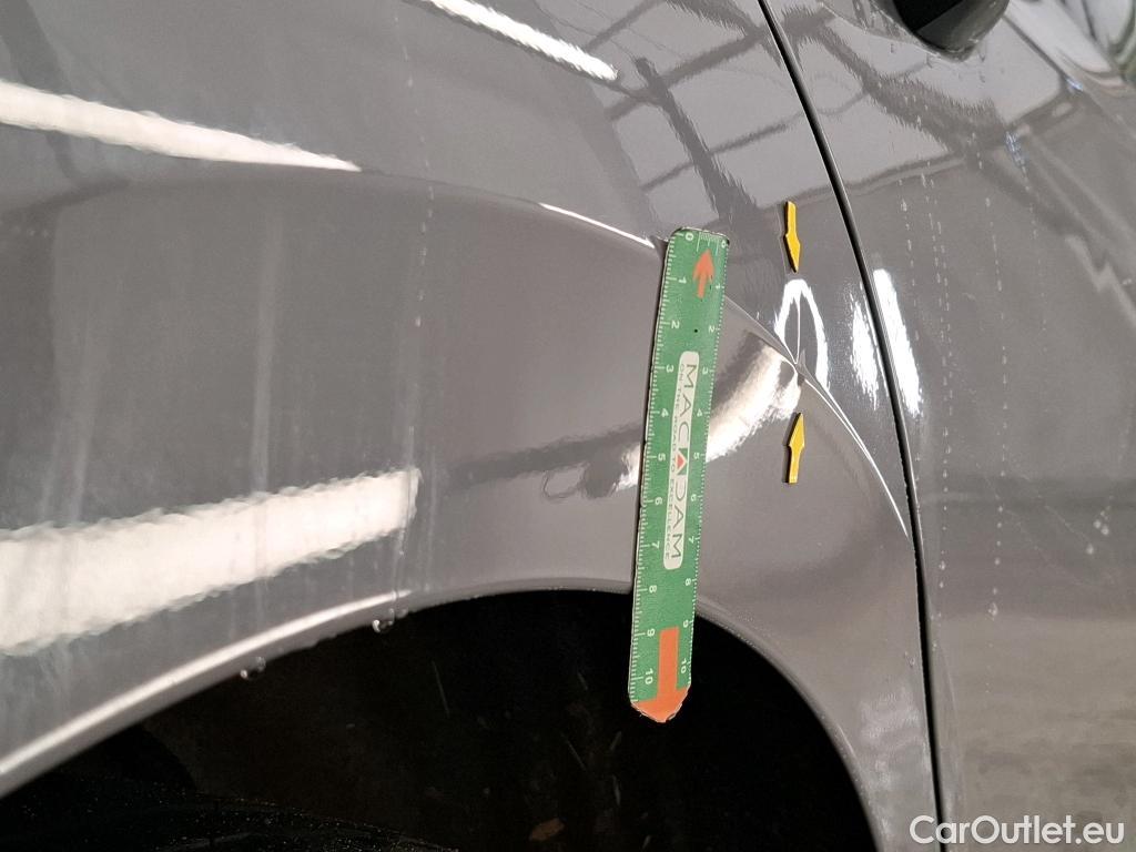  Volkswagen  Golf  VOLKSWAGEN / 2020 / 5P / Berline 2.0 TDI SCR 150 DSG7 Life Busi #19