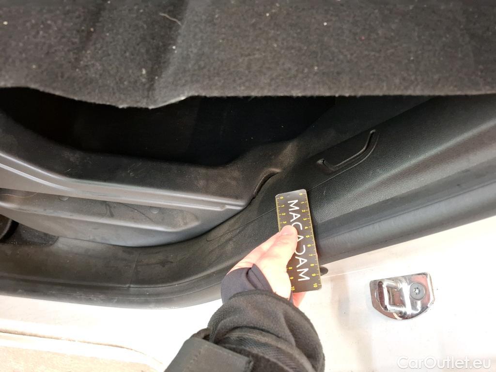  Renault  Megane  IV Berline 5pt. Société Air Nav 1.5 dCi 90CV BVM6 E6 #16